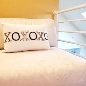 FINAL SALE...LAST ONE!  "HUGS & KISSES" PILLOW